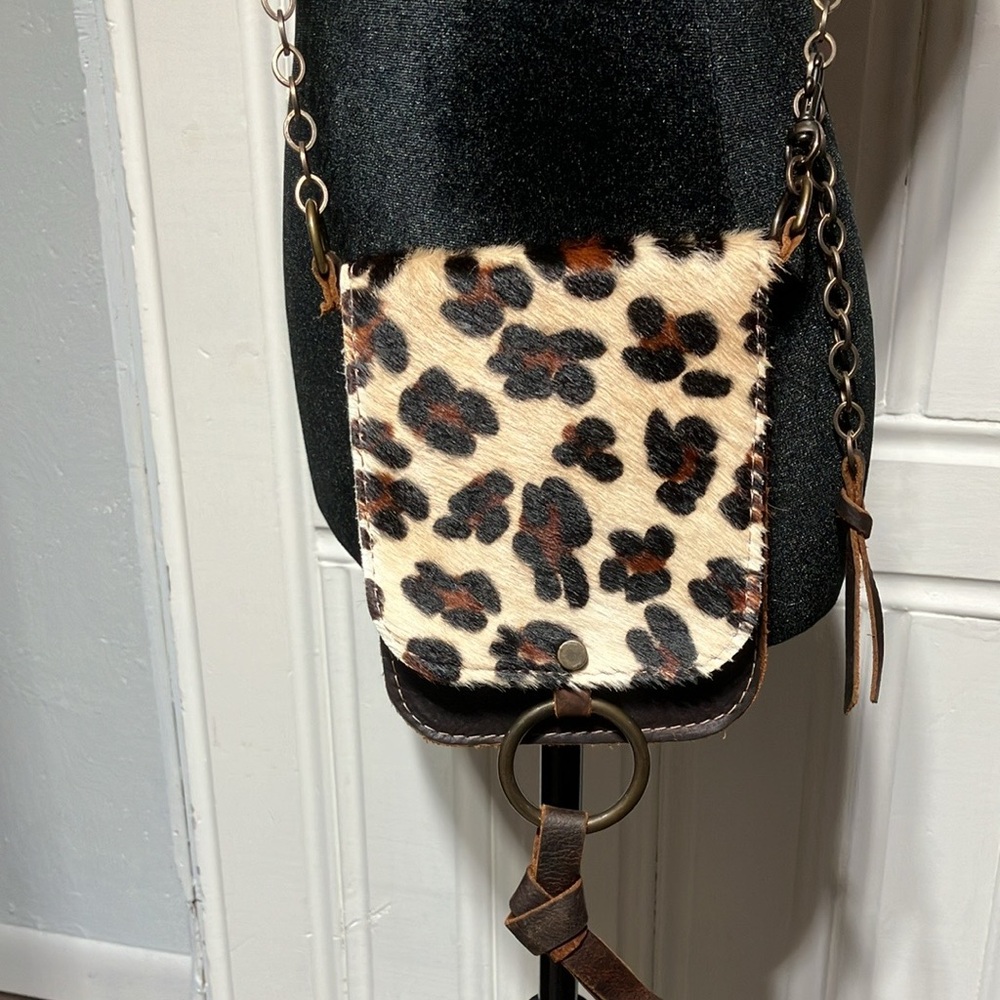Canoe Handmade Cowhide Leather Crossbody Bag with Chain Strap